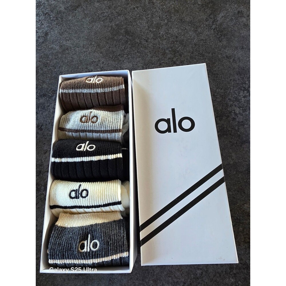 Aló crew socks new in box*